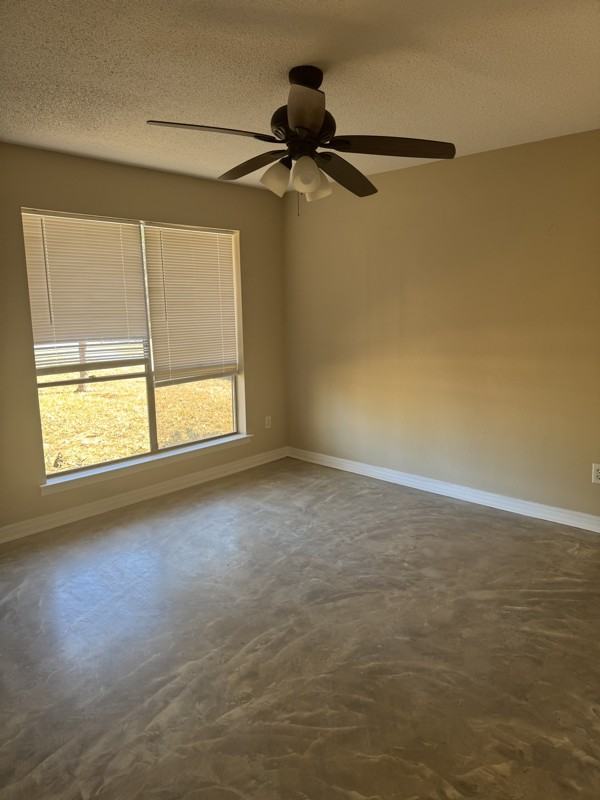 2004 Pine Needle Dr E - Photo 7 of 23