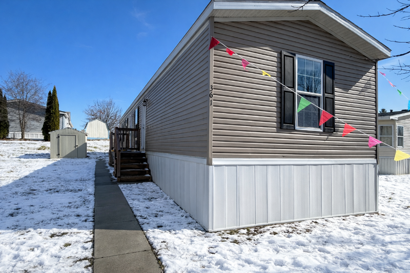 361 Parker Lake Dr - Photo 3 of 8