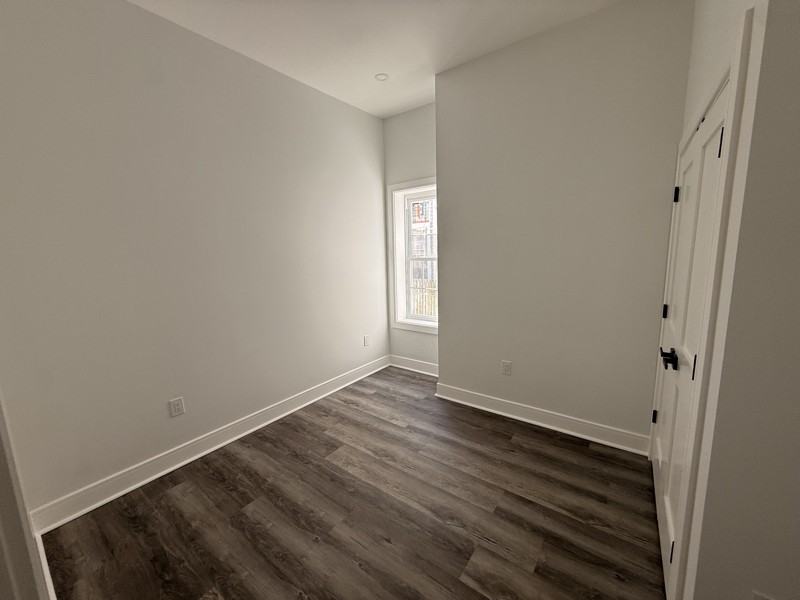 321 Jefferson Ave #1 - Photo 3 of 10