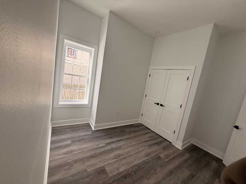 321 Jefferson Ave #1 - Photo 4 of 10