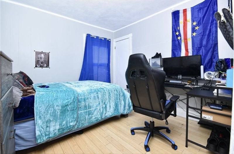 390 Weeden St #2 - Photo 6 of 8