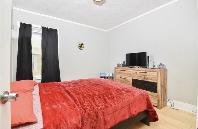 390 Weeden St #2 - Photo 7 of 8