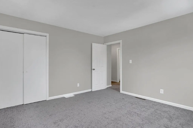 140 Cherry St - Photo 5 of 8