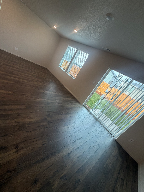 329 Stella St Ne - Photo 7 of 11