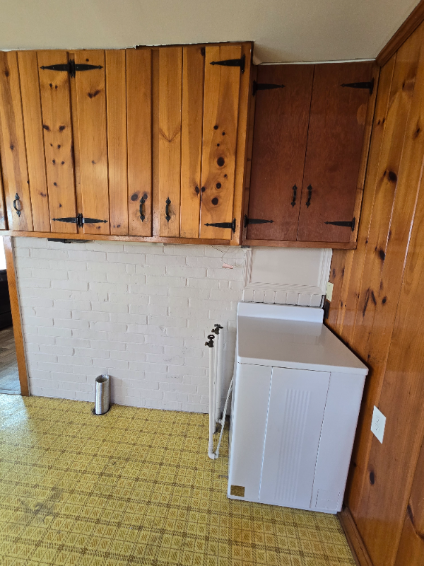 1405 Newton St - Photo 4 of 7