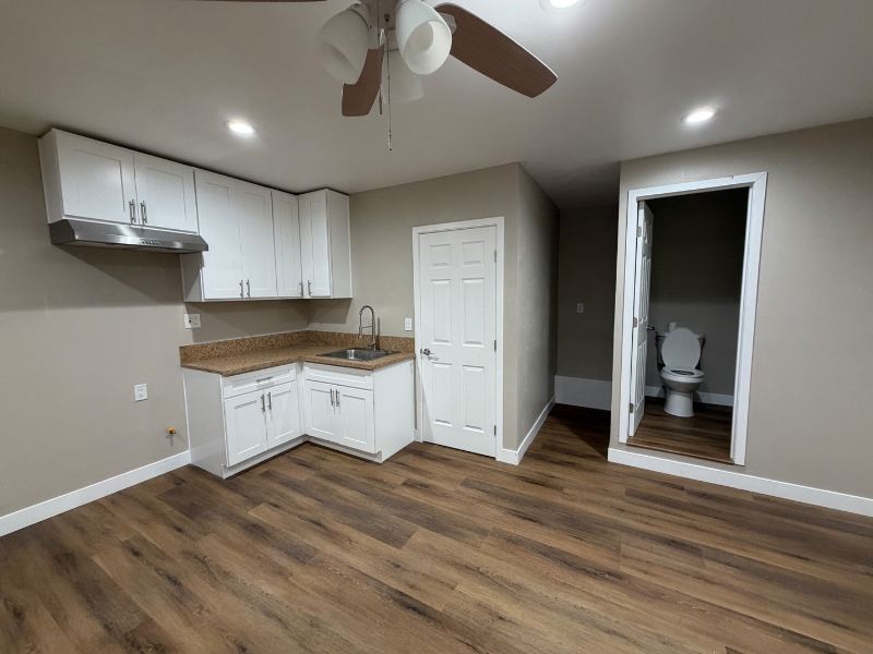 2828 7th St - Photo 3 of 7