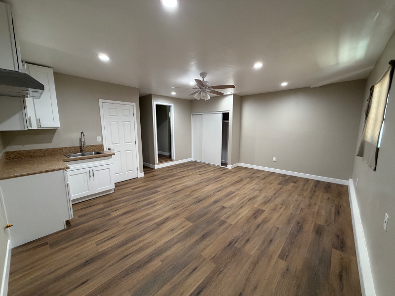 2828 7th St - Photo 4 of 7