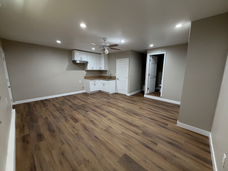 2828 7th St - Photo 5 of 7