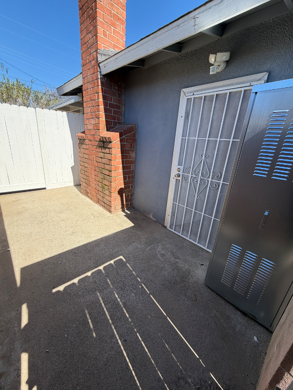 2828 7th St - Photo 6 of 7