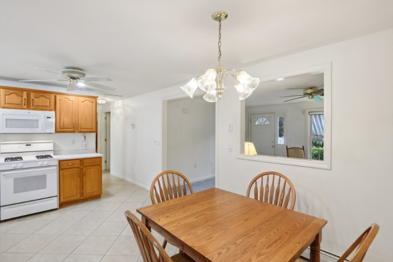 48 Lawndale Ave - Photo 3 of 11