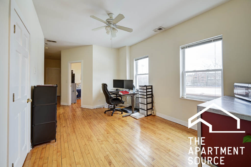 882 N Marshfield Ave #3F - Photo 4 of 9