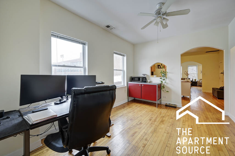 882 N Marshfield Ave #3F - Photo 5 of 9