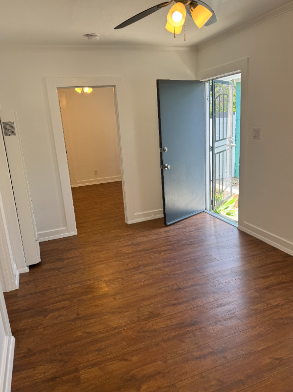 4543 1/2 Alumni Ave - Photo 5 of 17