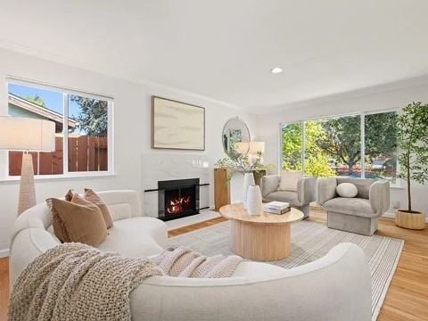 2267 Fenian Dr - Photo 7 of 21