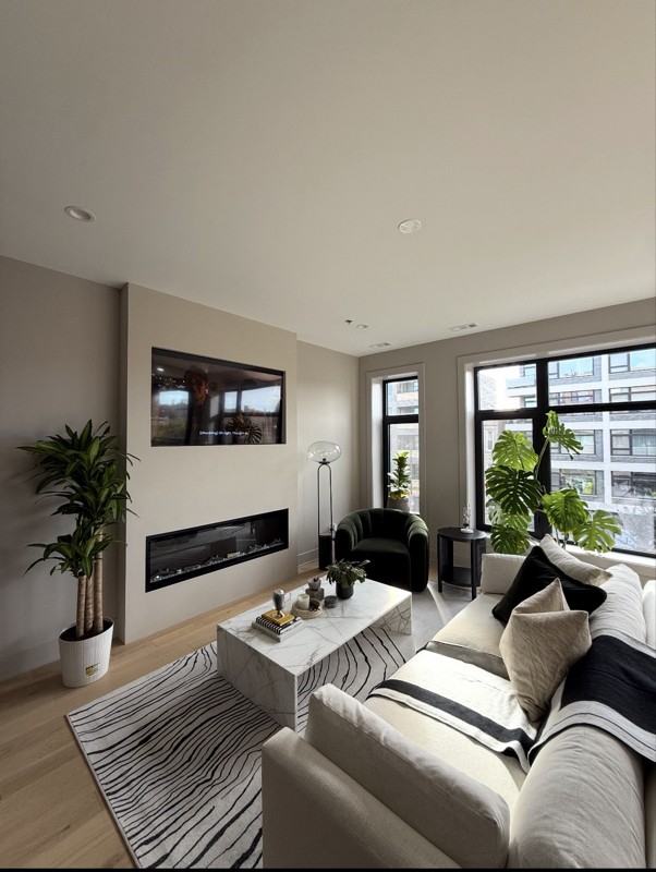 1335 N Western Ave - Photo 3 of 9