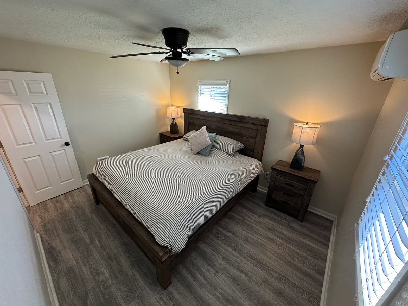 1915 W 36th St - Photo 4 of 20