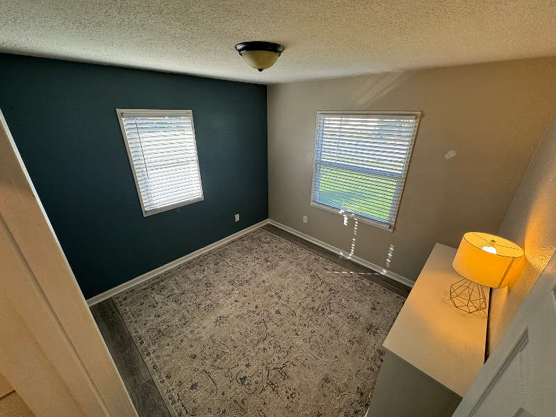 1915 W 36th St - Photo 6 of 20