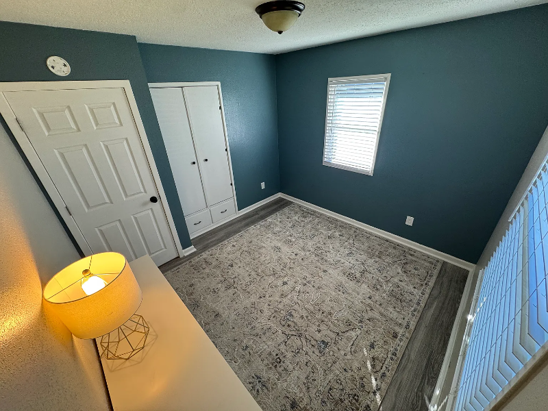 1915 W 36th St - Photo 7 of 20