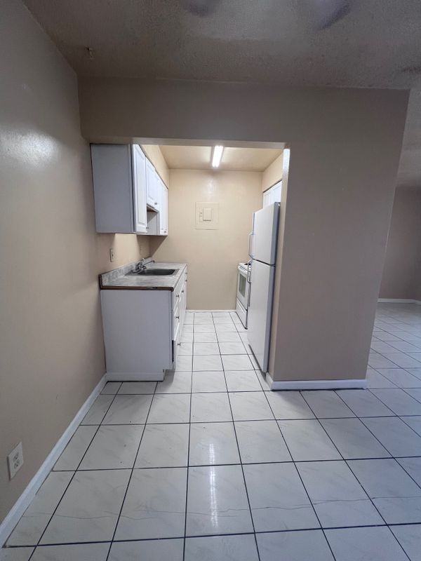 4060 Nw 31st Ter ##1 - Photo 2 of 6