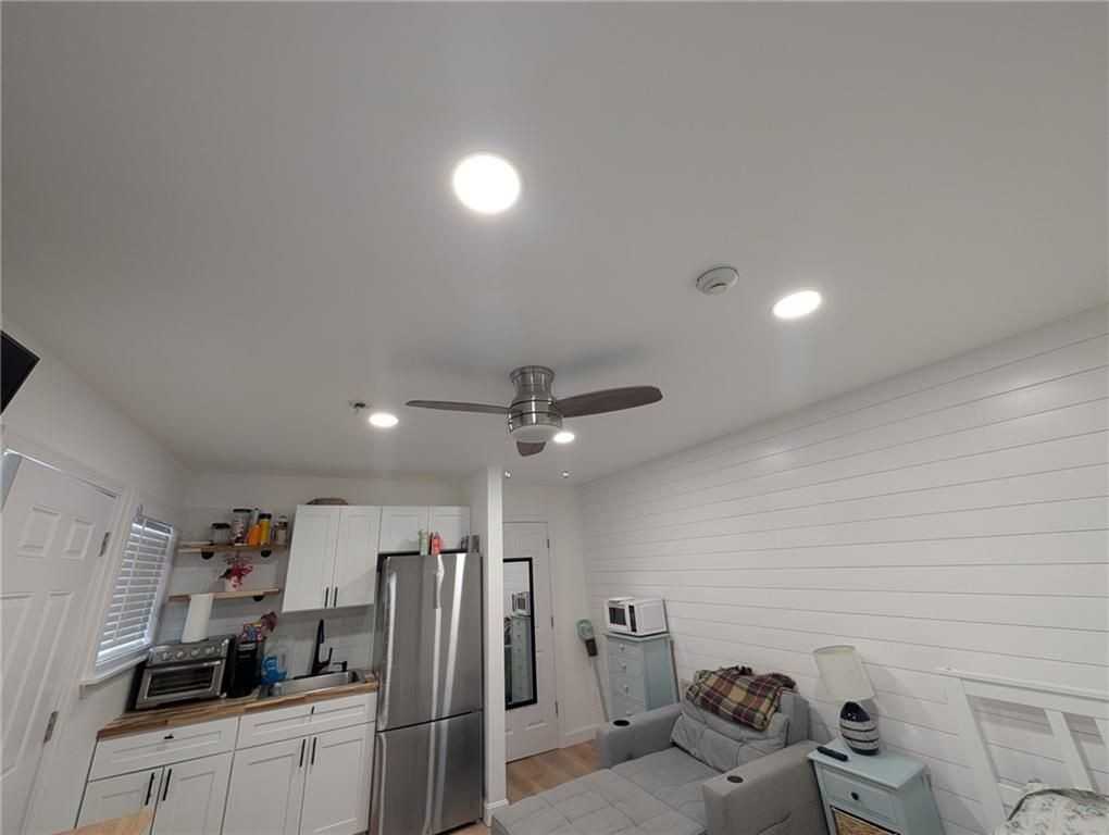 53 Winnapaug Rd ##5 - Photo 4 of 12