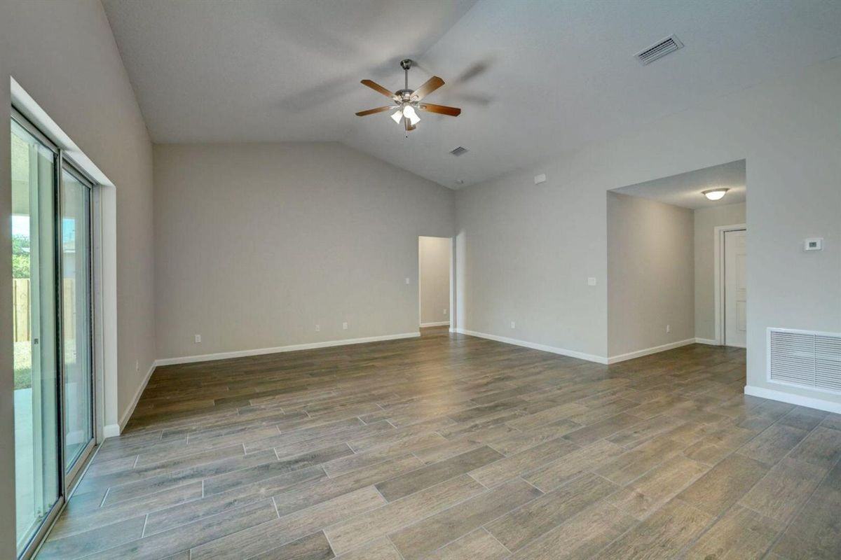 2850 Sw Rosetta St - Photo 6 of 27