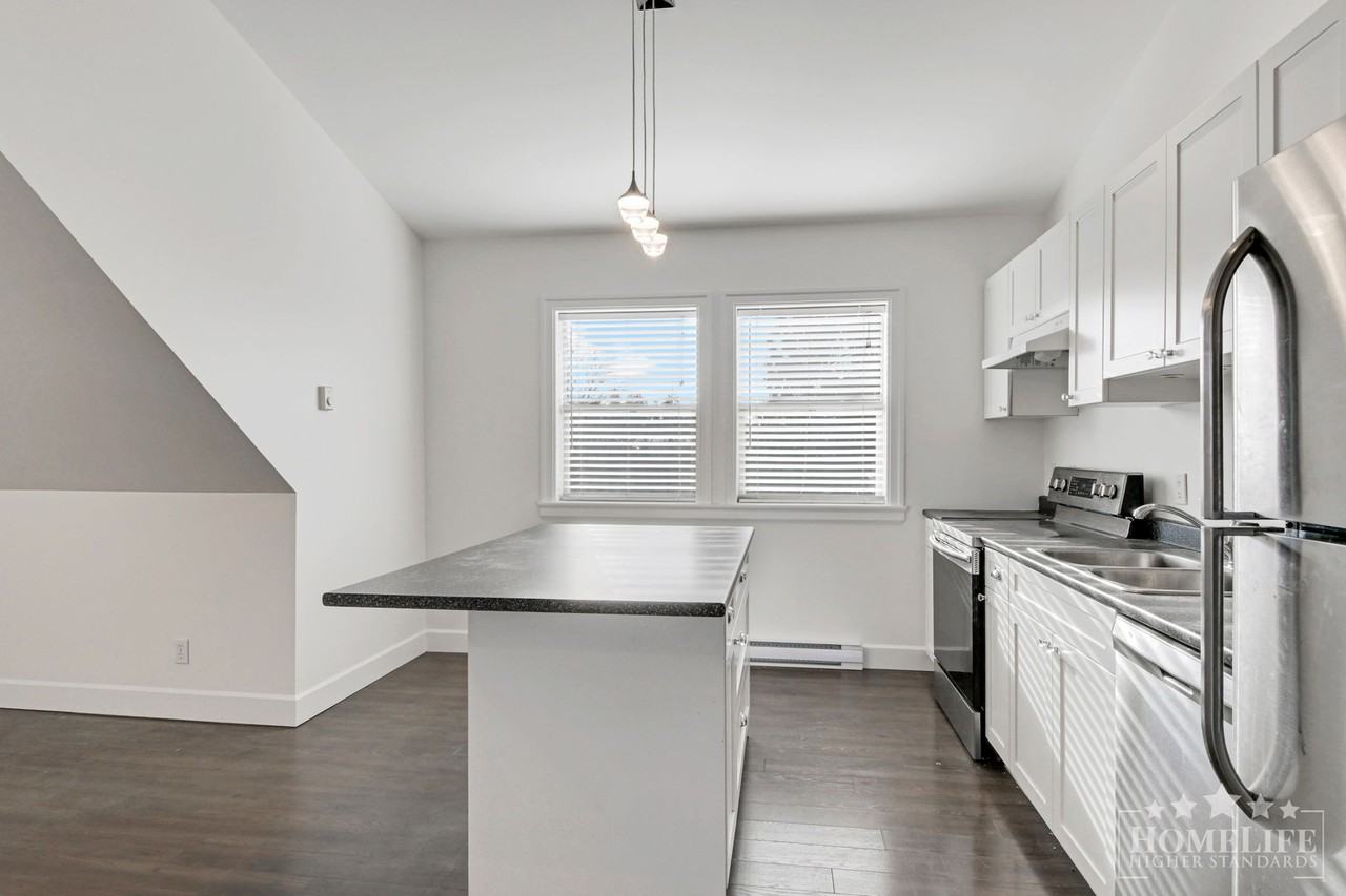 3376 232 St - Photo 6 of 12