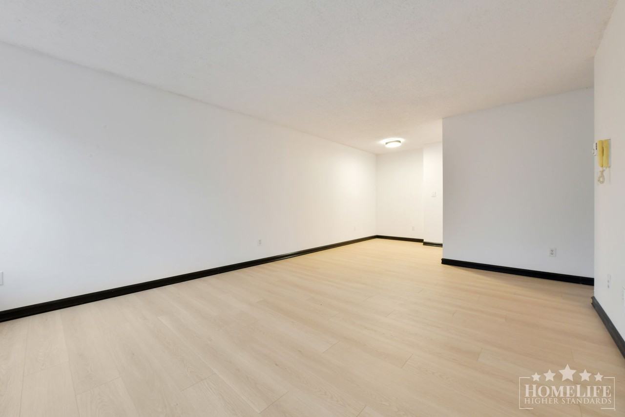 1860 Southmere Cres E - Photo 6 of 16