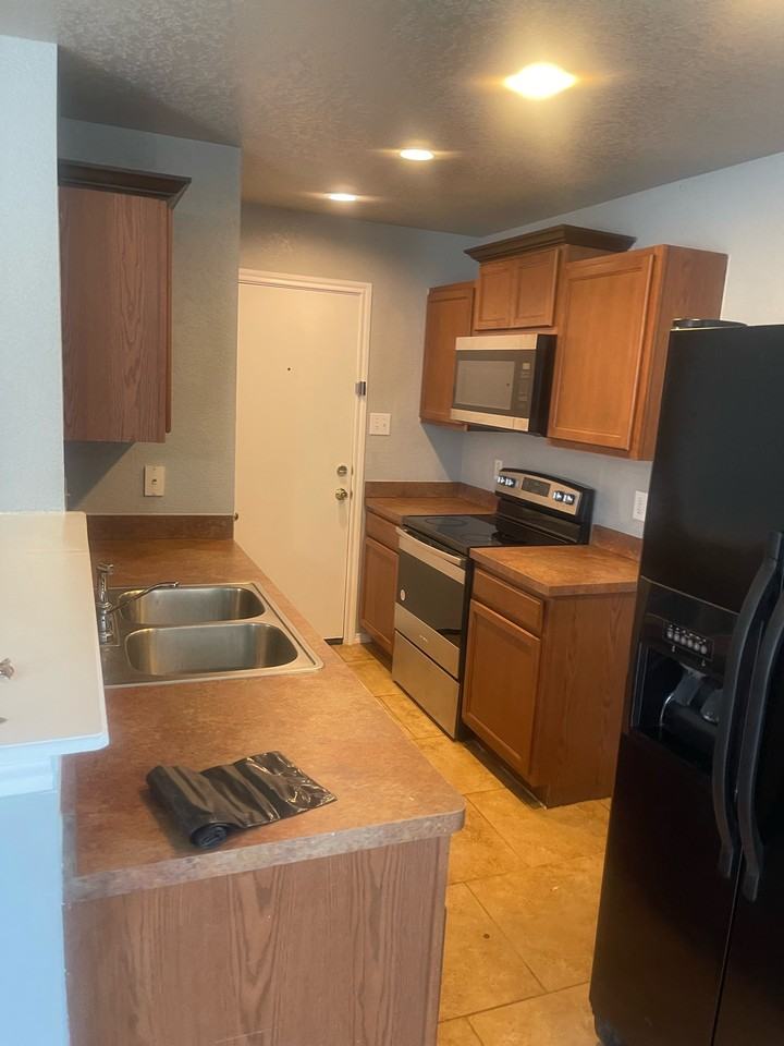 620 Northgap Dr #1 - Photo 2 of 10