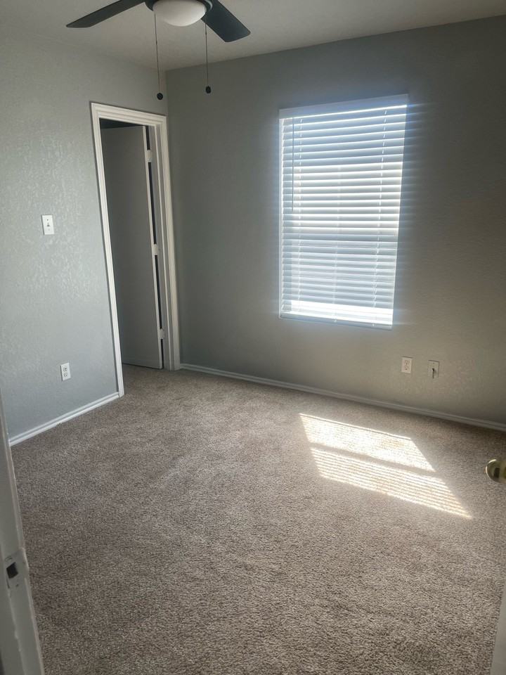 620 Northgap Dr #1 - Photo 4 of 10