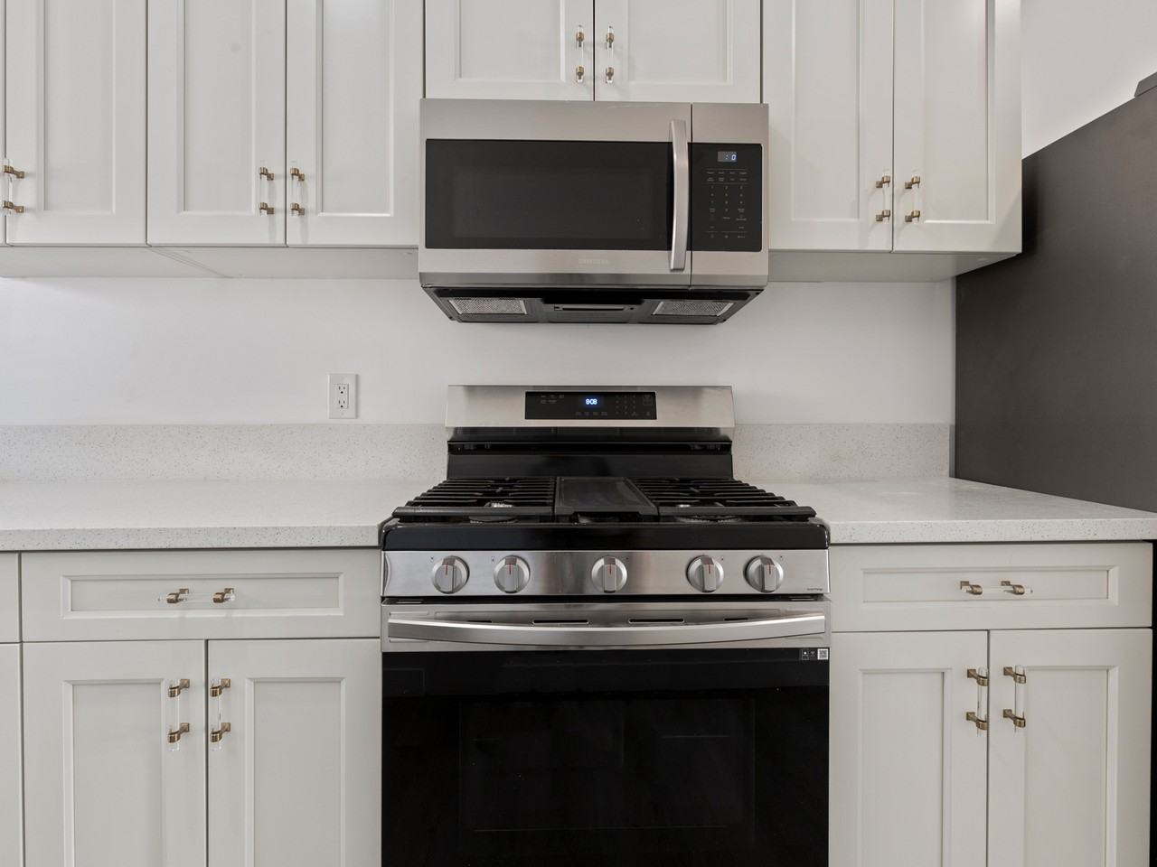 1524 N Sycamore St #7 - Photo 4 of 33