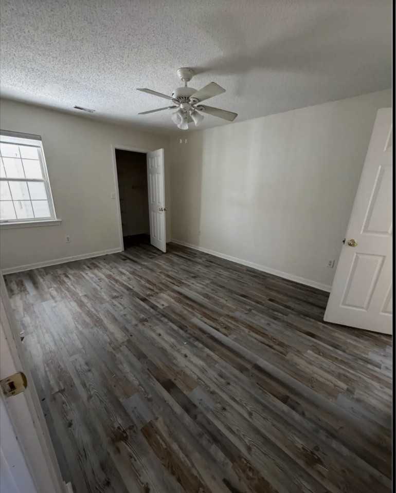 204 Courtyard W #NA - Photo 3 of 13