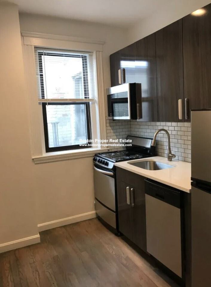 19 Peterborough St #8K