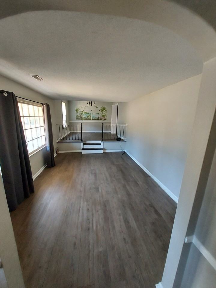 726 Platinum St #NA - Photo 3 of 12