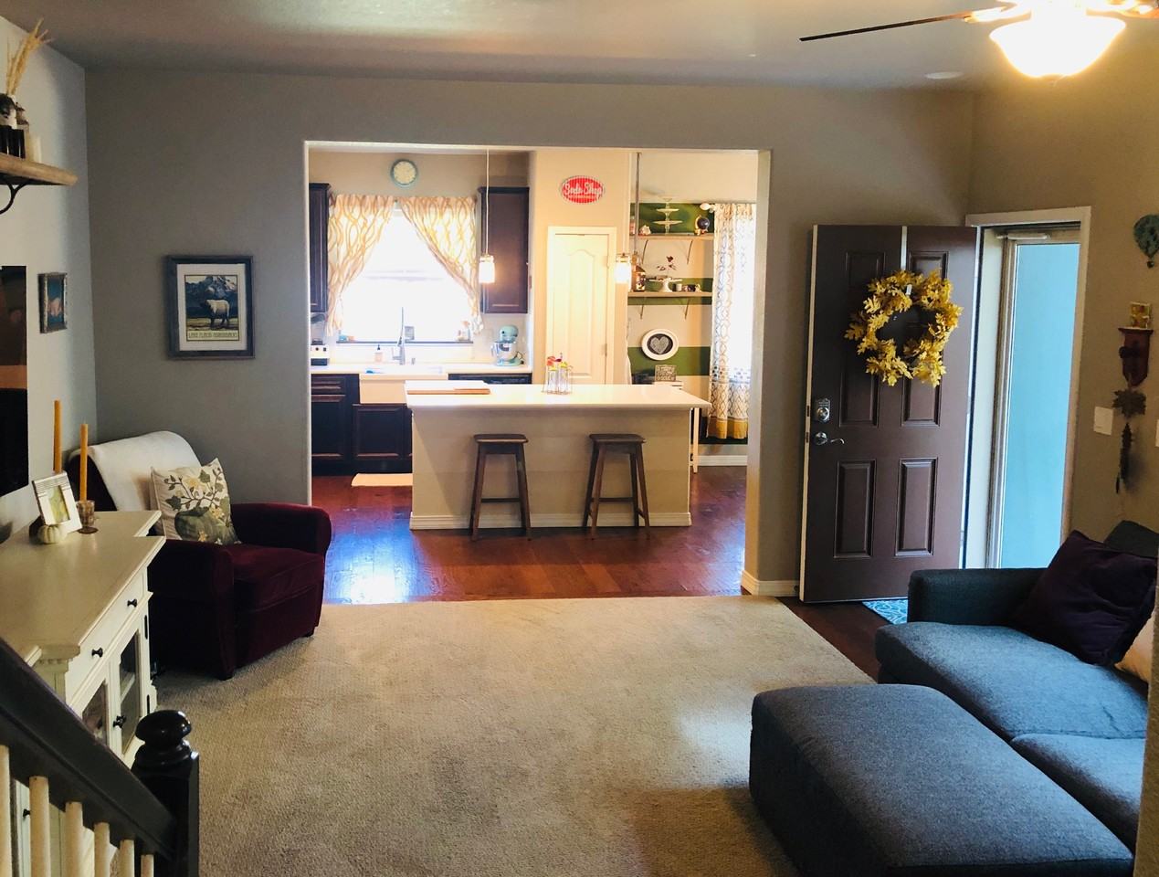 1535 Portland Gold Dr #NA - Photo 3 of 17