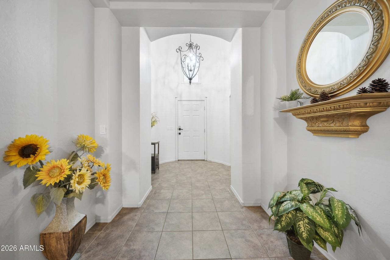 17239 W Ironwood St - Photo 6 of 39