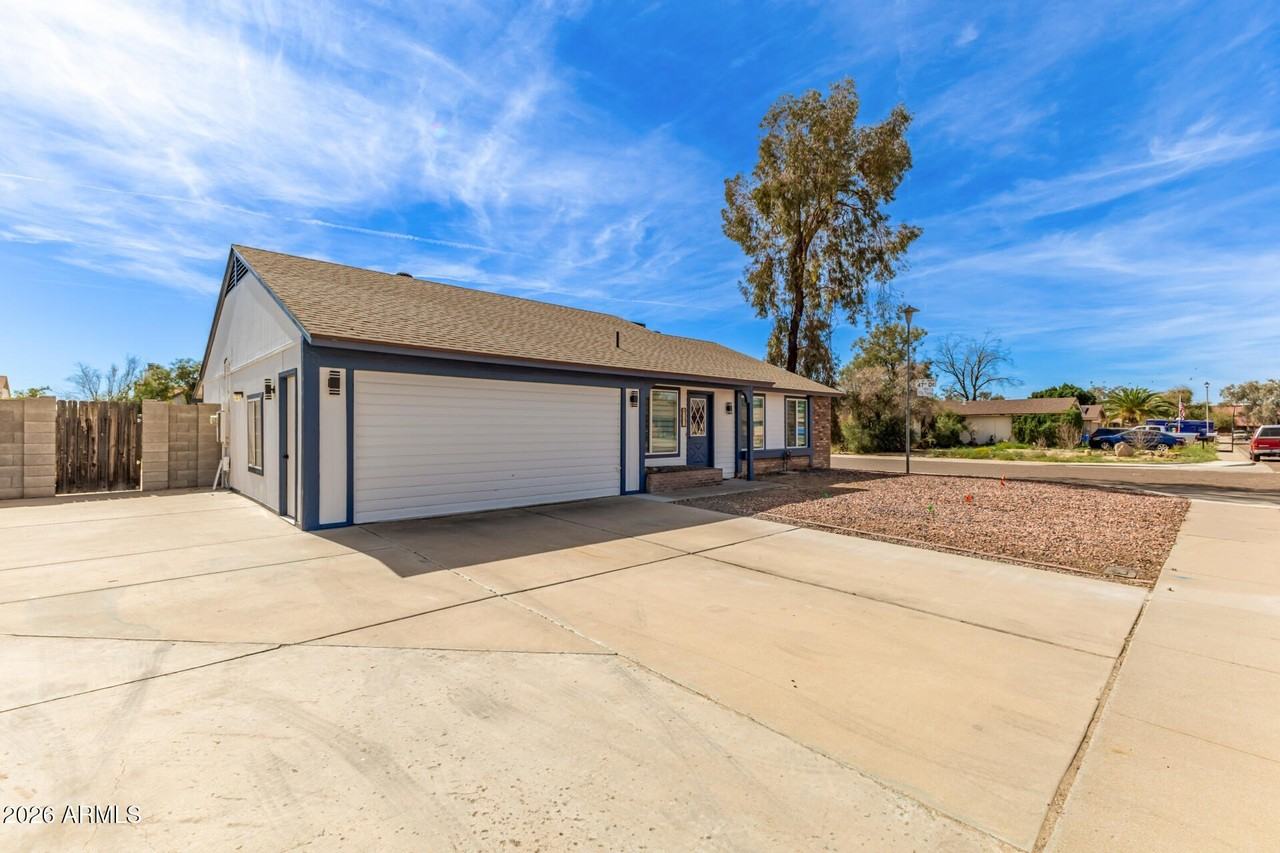 4743 W Villa Theresa Dr - Photo 2 of 21