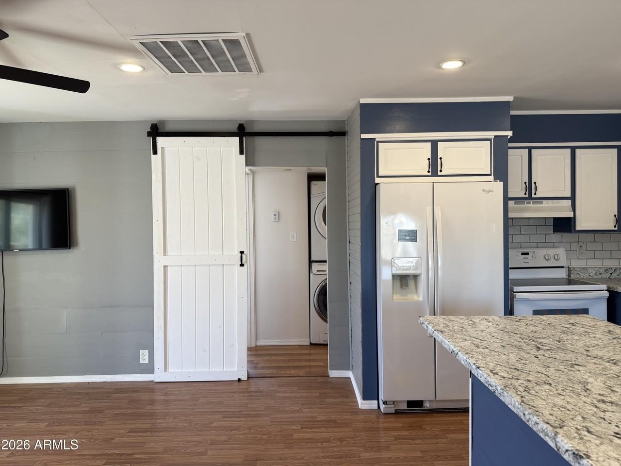 513 W Melrose Dr - Photo 5 of 18