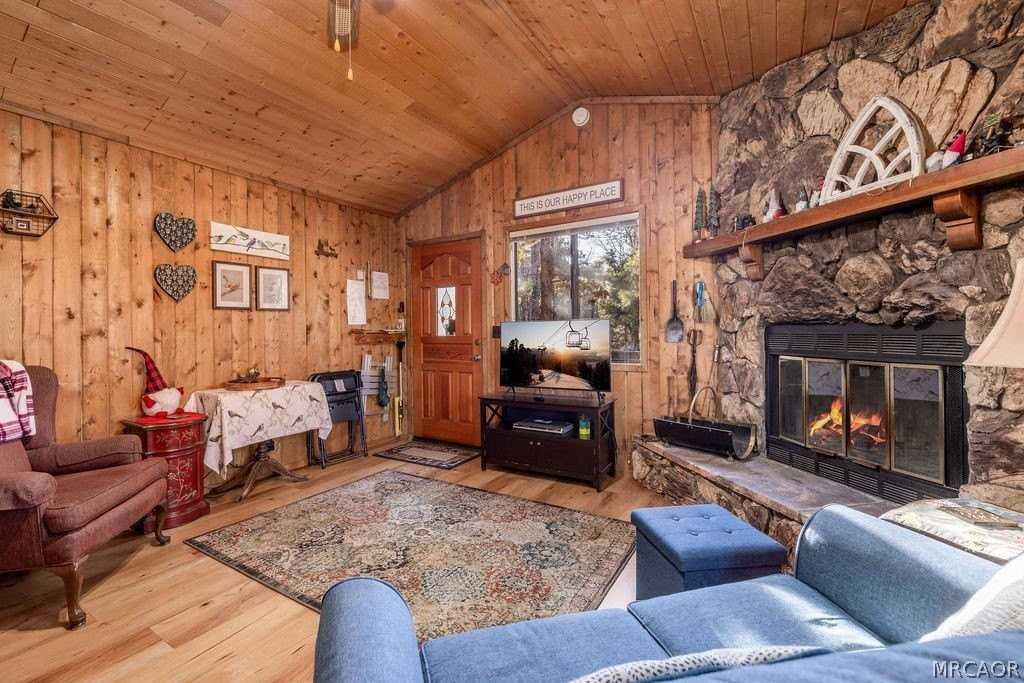 741 Kern Ave - Photo 6 of 22