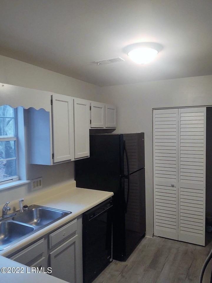 116 Tamara Ln Unit A - Photo 4 of 17