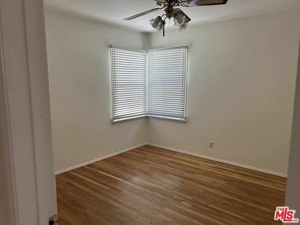 5355 Rhea Ave - Photo 7 of 23