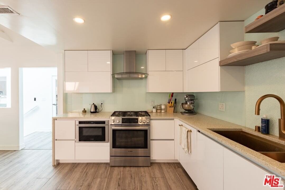 6835 Pacific View Dr - Photo 3 of 16