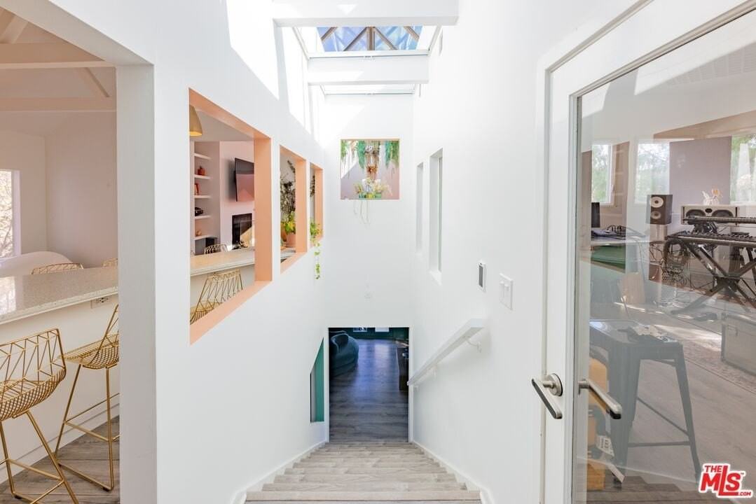 6835 Pacific View Dr - Photo 4 of 16