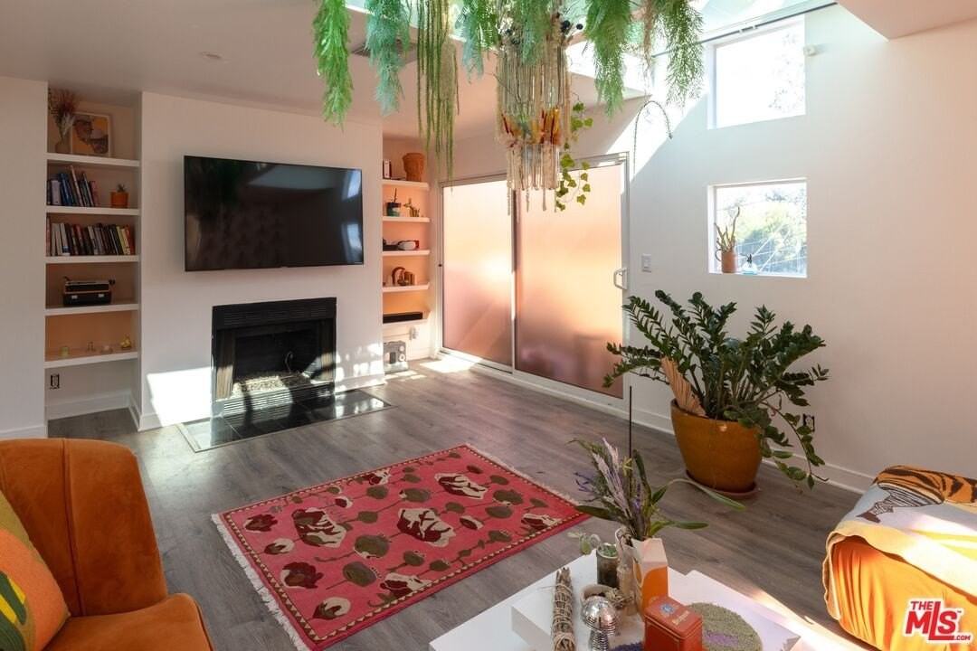 6835 Pacific View Dr - Photo 6 of 16