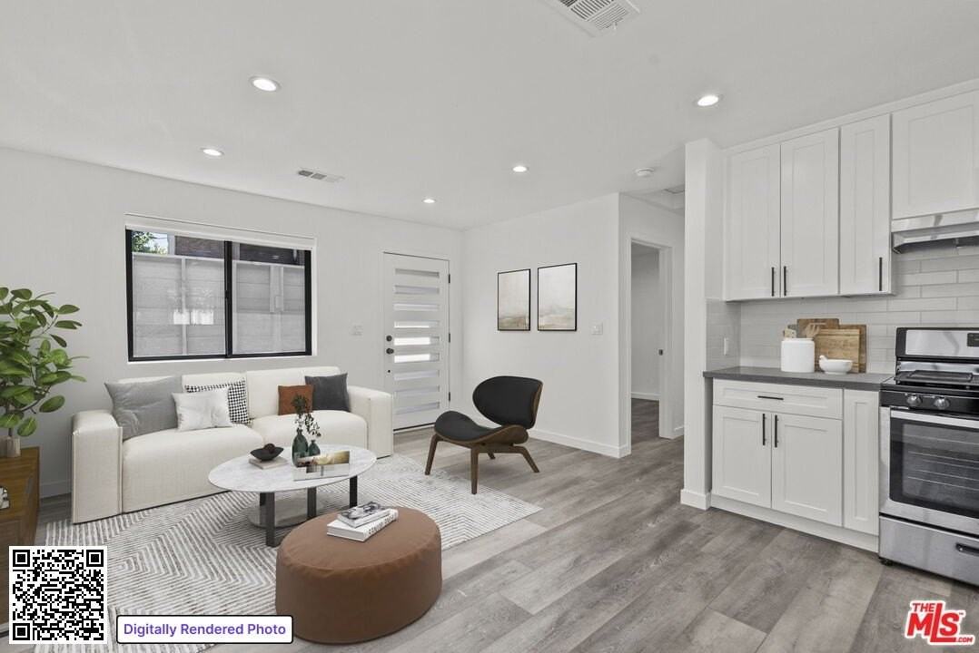 519 N Martel Ave - Photo 5 of 16