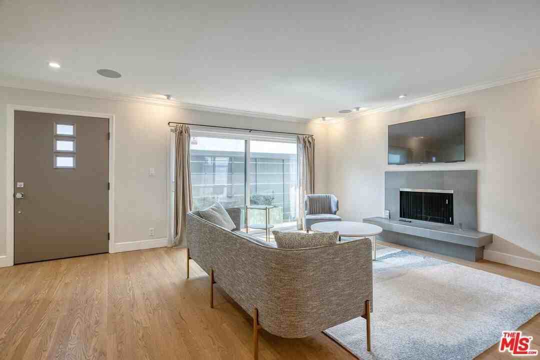 1342 Stanford St Apt 7 - Photo 3 of 25