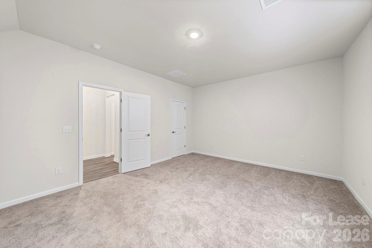 1111 Bandon Dr - Photo 3 of 39