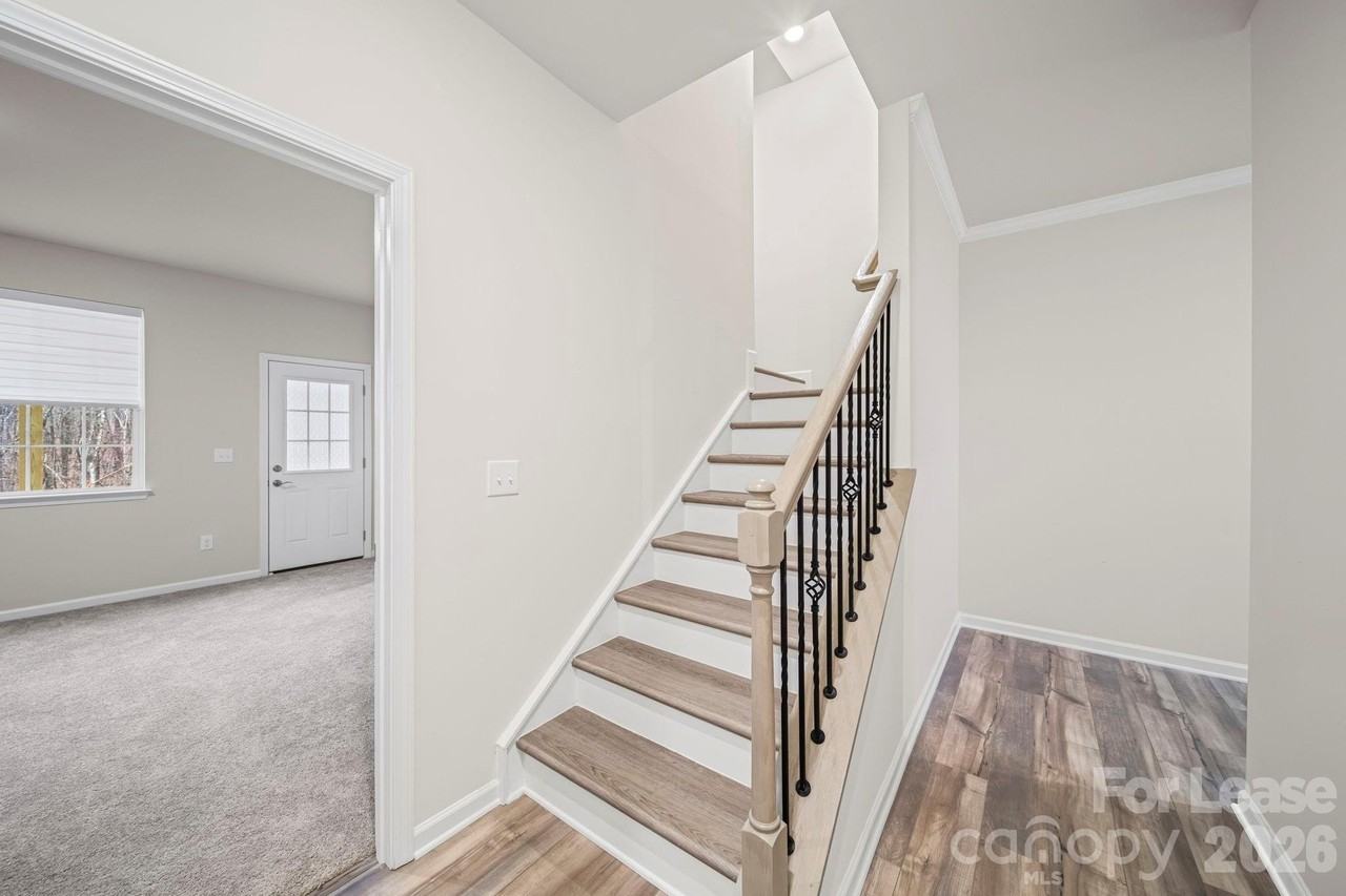 1111 Bandon Dr - Photo 7 of 39