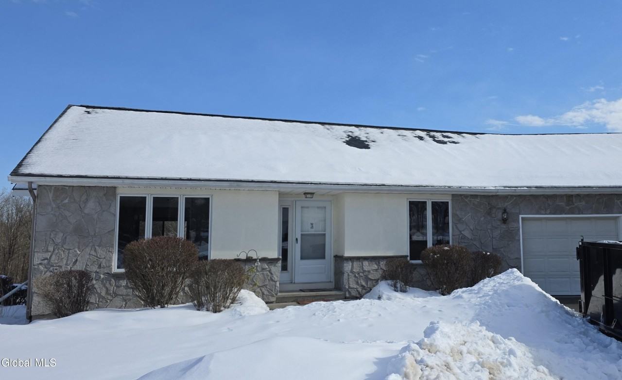 7 Pineview Ct Unit A - Photo 2 of 28