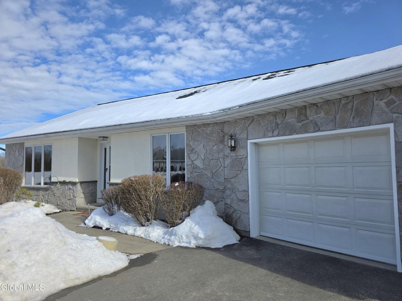 7 Pineview Ct Unit A - Photo 3 of 28