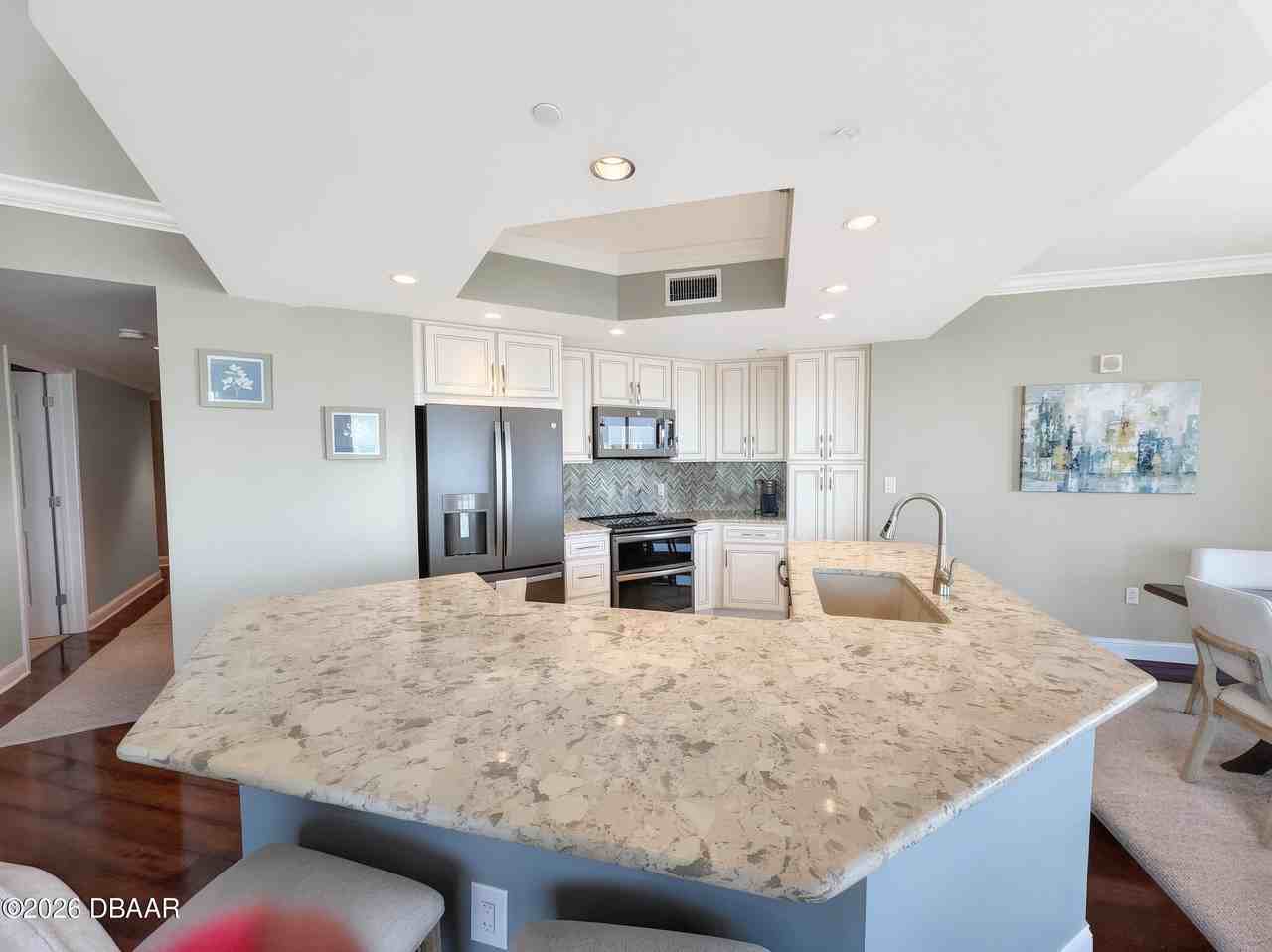 231 Riverside Dr Unit 1501 - Photo 7 of 50